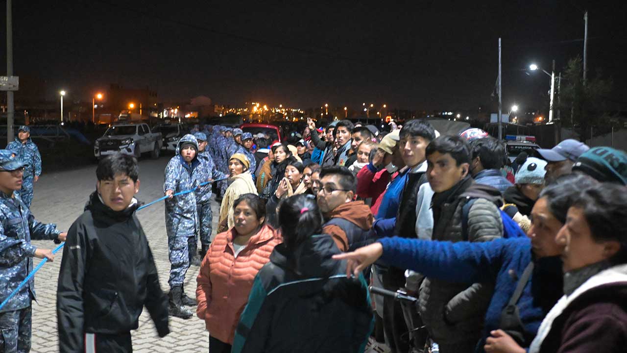 Foto - Para taşıyan askeri uçak düştü