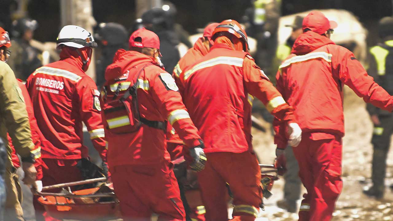 Foto - Para taşıyan askeri uçak düştü