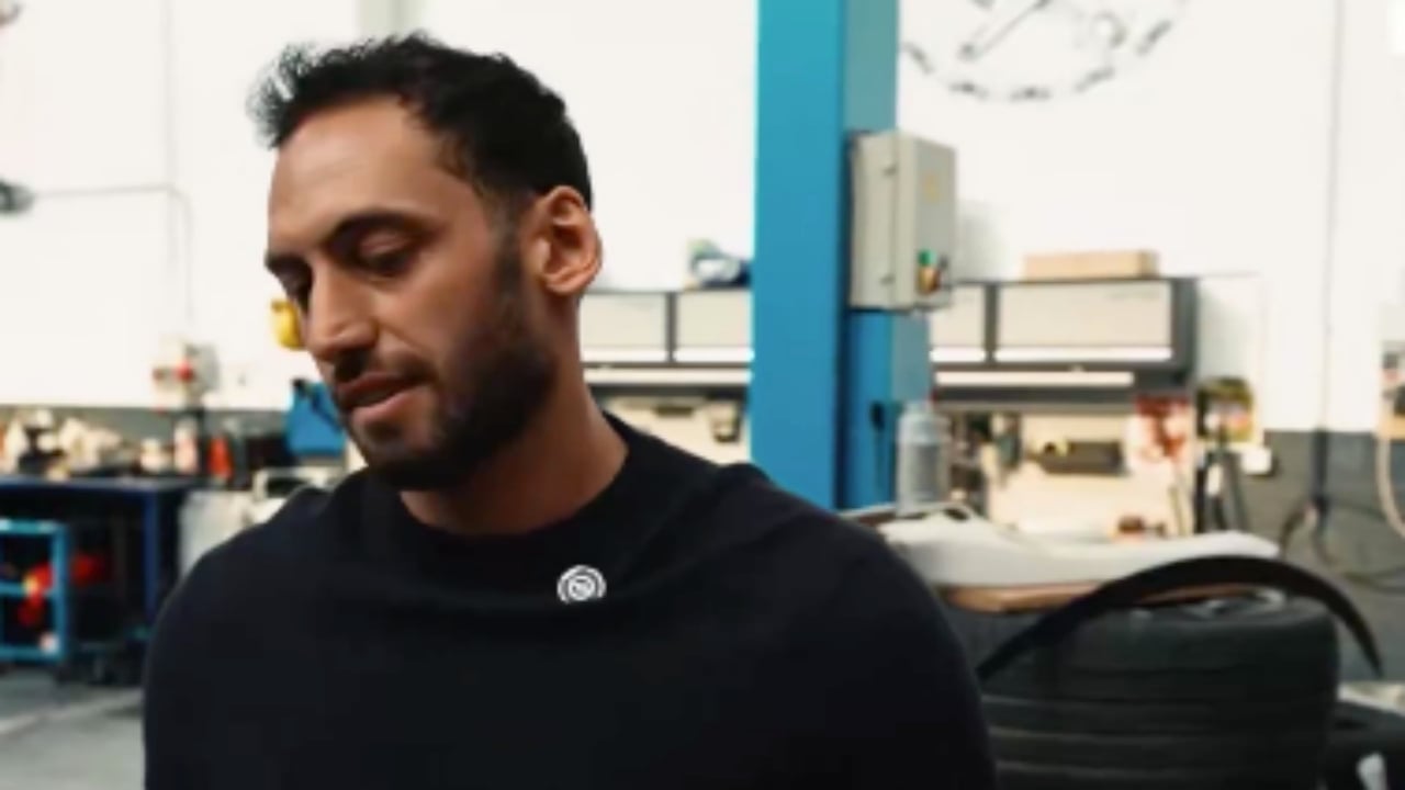 Foto - Para var, huzur var! Milli futbolcumuz Hakan Çalhanoğlu’nun lüks araba garajı olay oldu