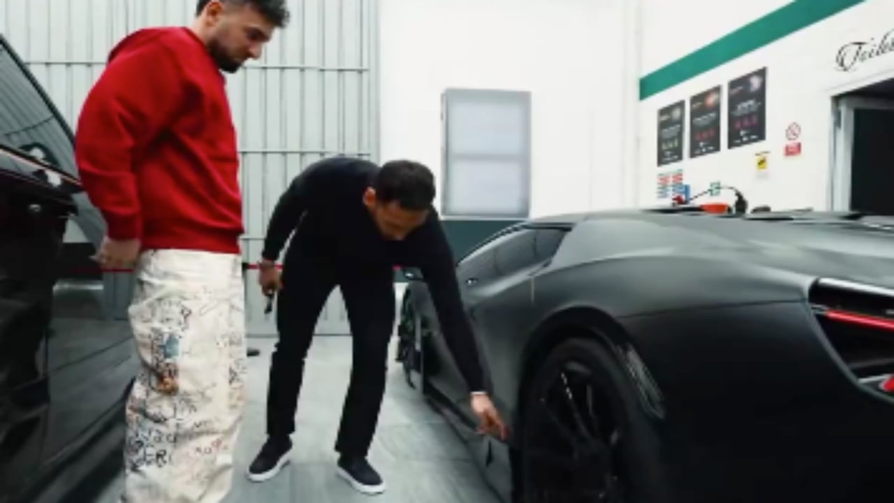 Foto - Para var, huzur var! Milli futbolcumuz Hakan Çalhanoğlu’nun lüks araba garajı olay oldu