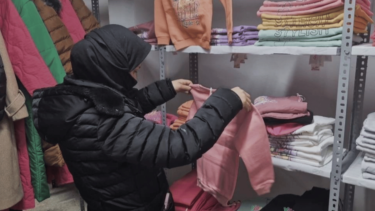 Foto - Paranın geçmediği AVM hizmete girdi: Ücretsiz giyim ihtiyaç sahiplerin yüzünü güldürdü