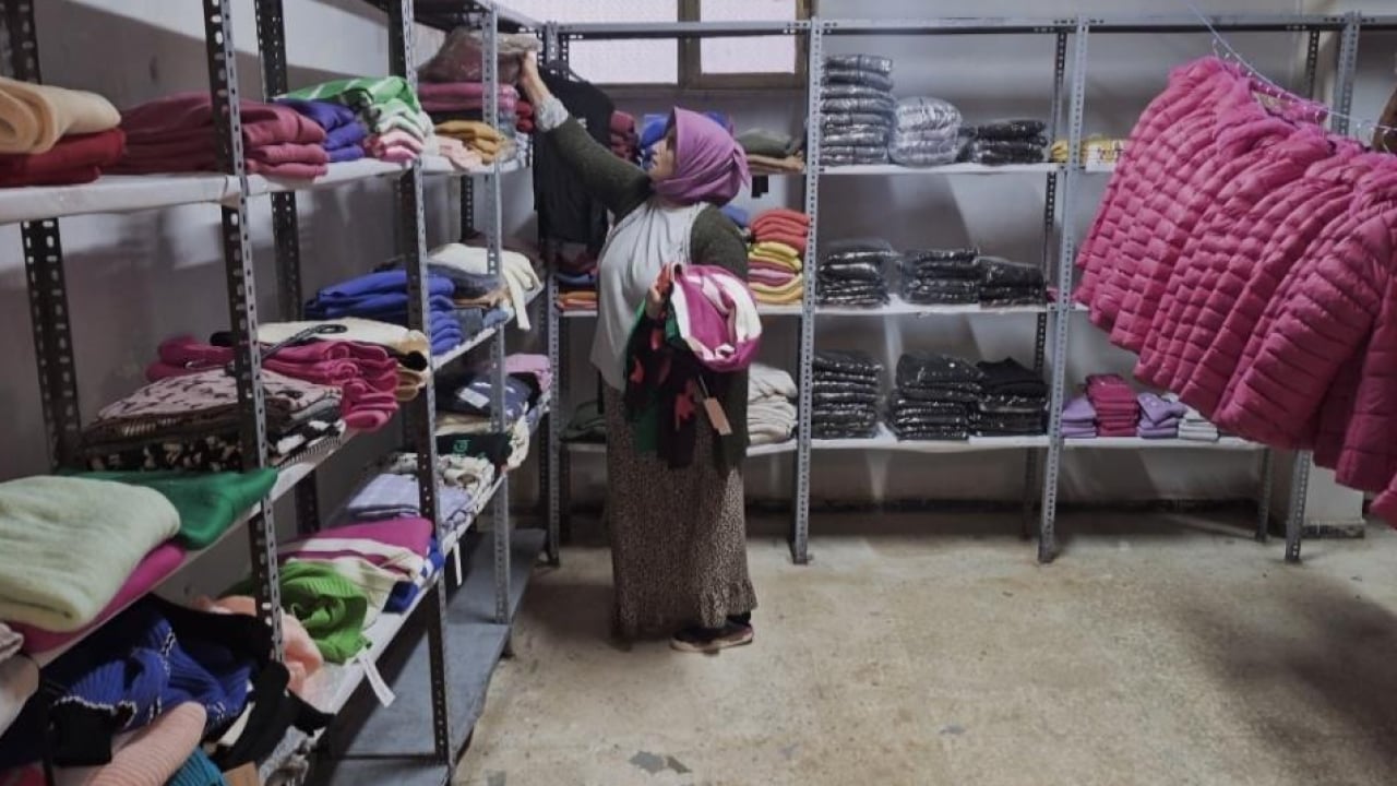 Foto - Paranın geçmediği AVM hizmete girdi: Ücretsiz giyim ihtiyaç sahiplerin yüzünü güldürdü