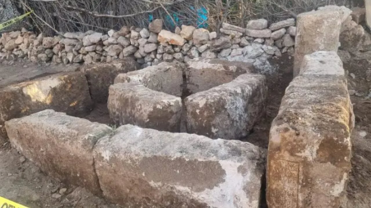 Foto - Parke döşerken tesadüfen bulundu! Tam 9 asır boyunca bozulmamış!