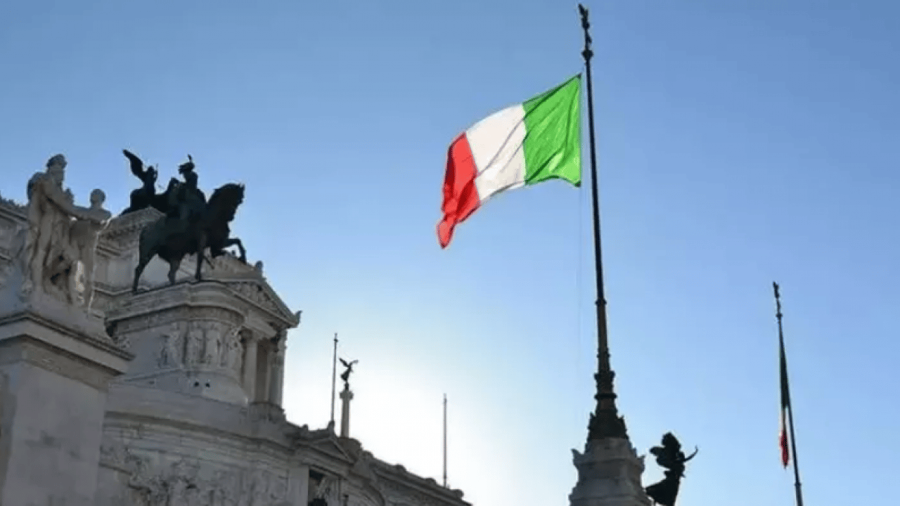 Parkta inanılmaz keşif: Bu izler tam 210 milyon yıllık!