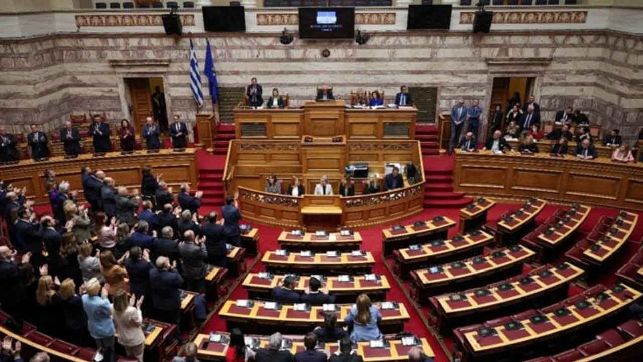 Foto - Parlamentodan onay çıktı! Türkiye'ye karşı füze, savaş gemisi, hava savunma sistemi ne varsa alacaklar