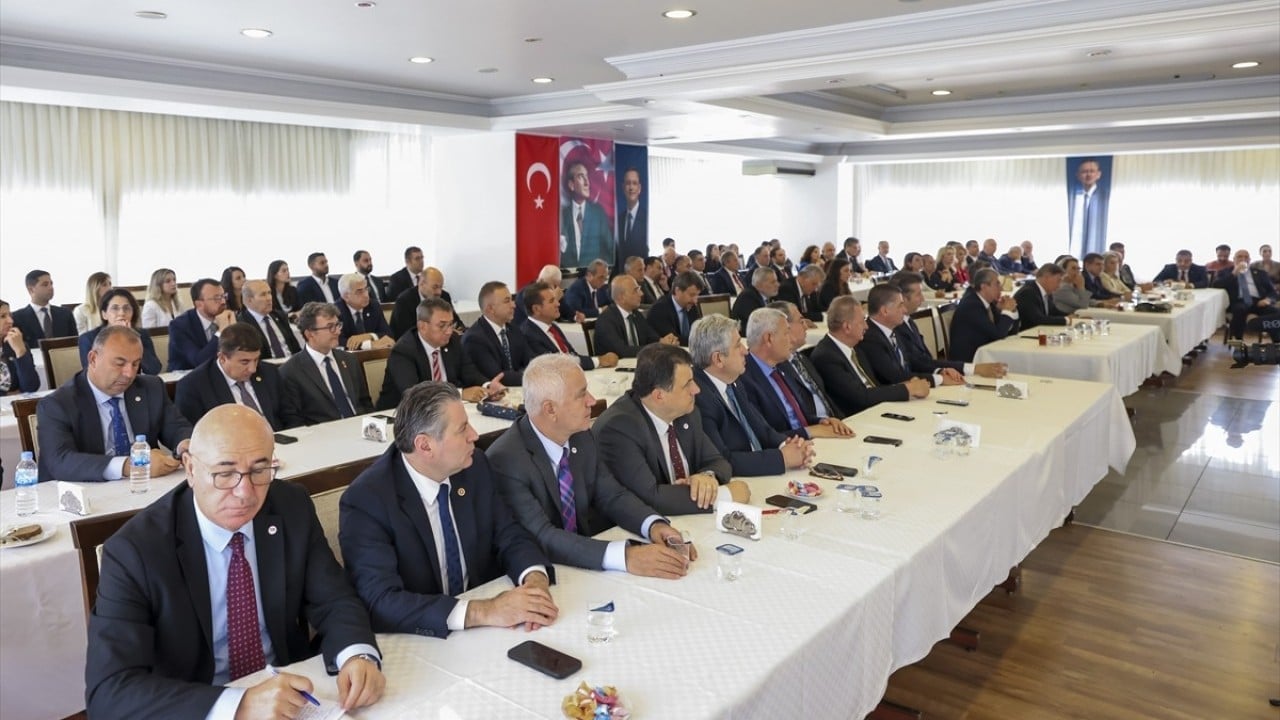 Foto - Parti yeni zihniyet aynı! Kural kitabında vatan yok LGBT var