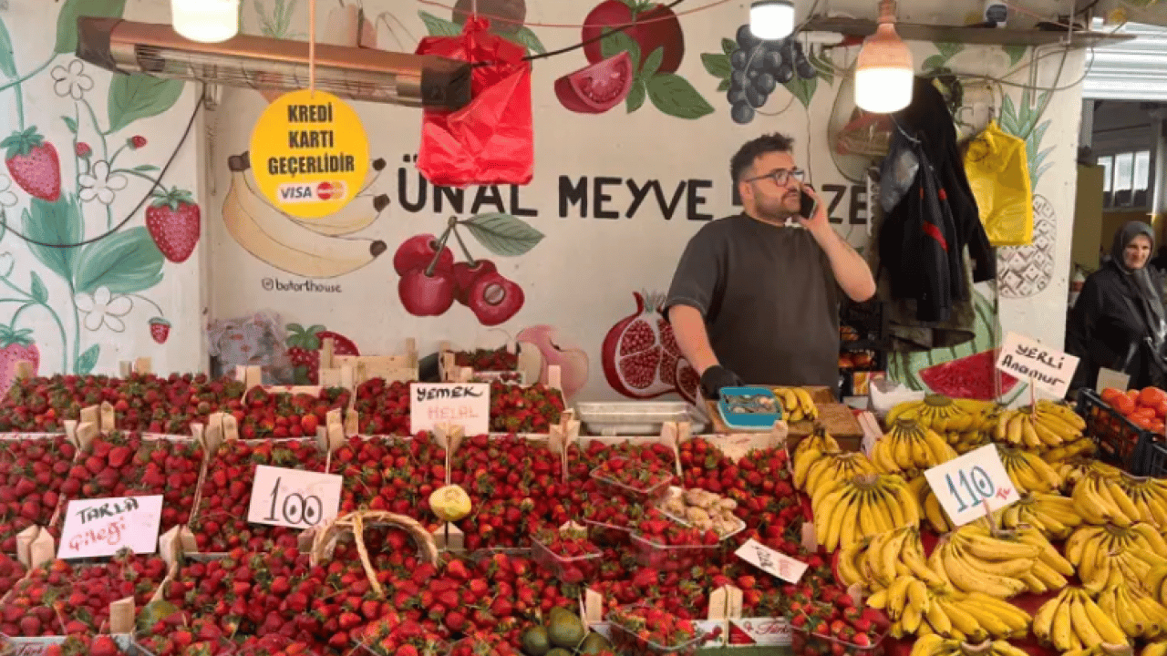 Foto - Pazar tezgahları doldu taştı! Bakın en çok hangi meyve satıylıyor