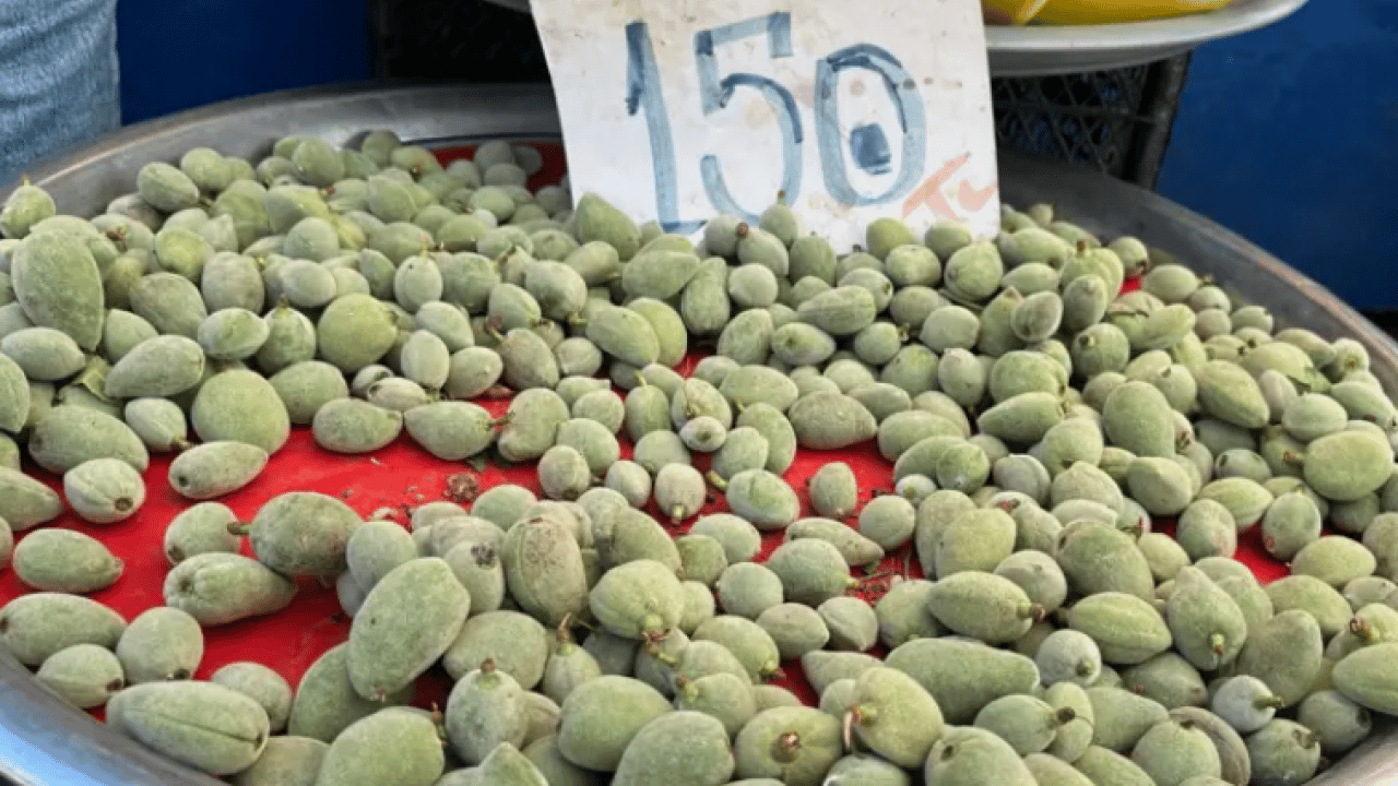 Foto - Pazar tezgahları doldu taştı! Bakın en çok hangi meyve satıylıyor