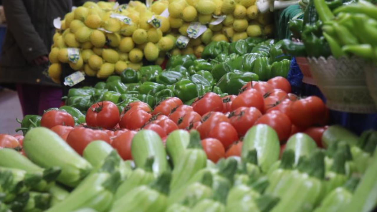 Foto - Pazar tezgahlarında kış sebzelerine yoğun ilgi