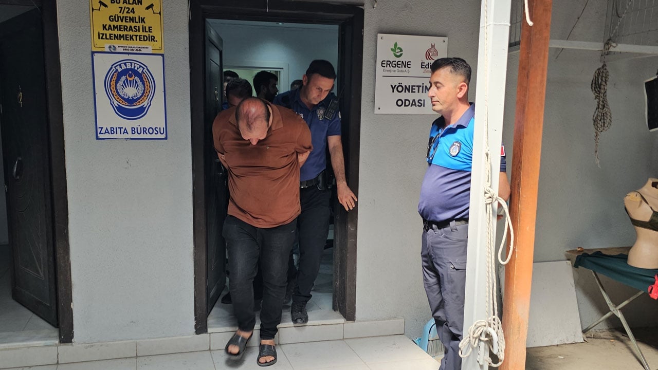 Foto - Pazarda kadınların görüntülerini çekerken yakalandı