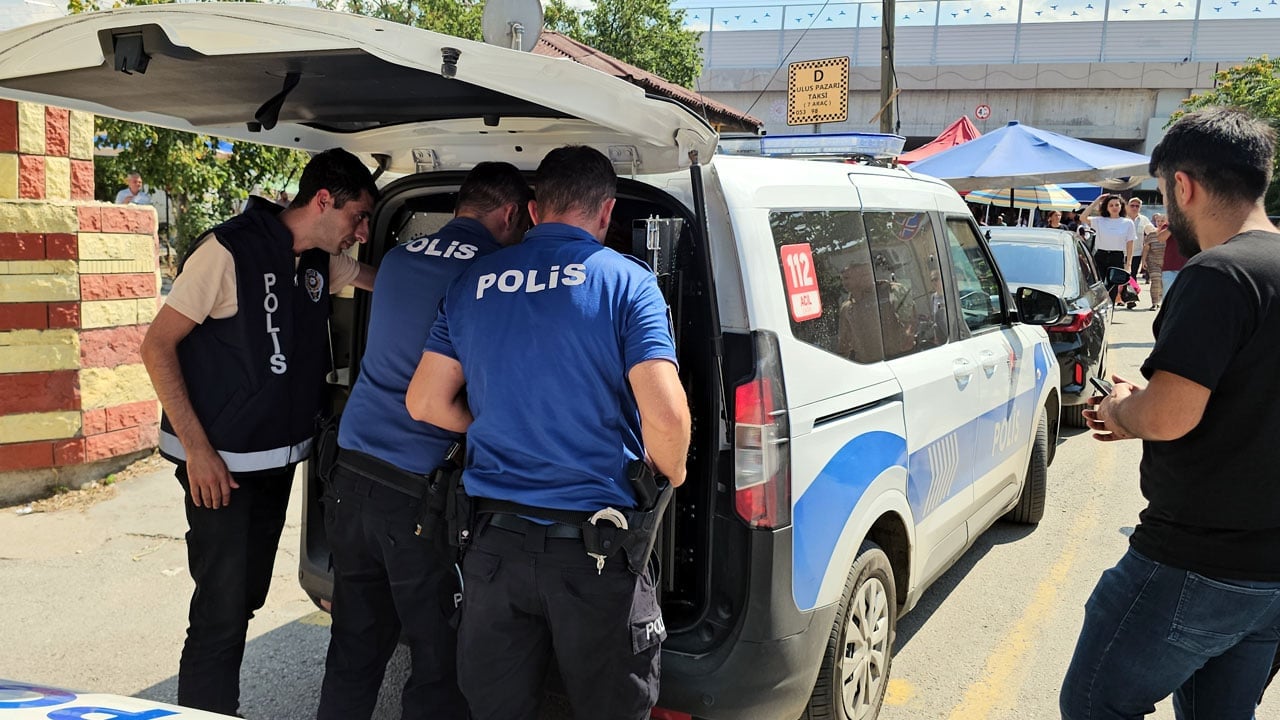 Foto - Pazarda kadınların görüntülerini çekerken yakalandı