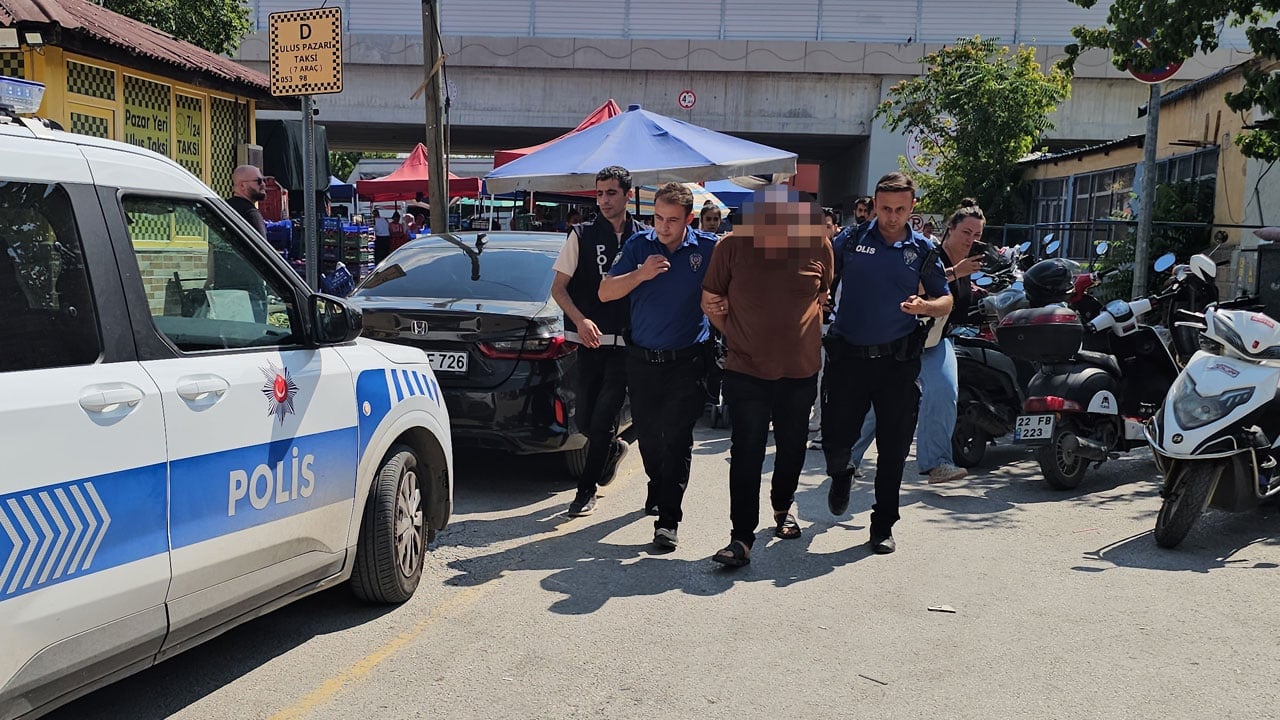 Foto - Pazarda kadınların görüntülerini çekerken yakalandı