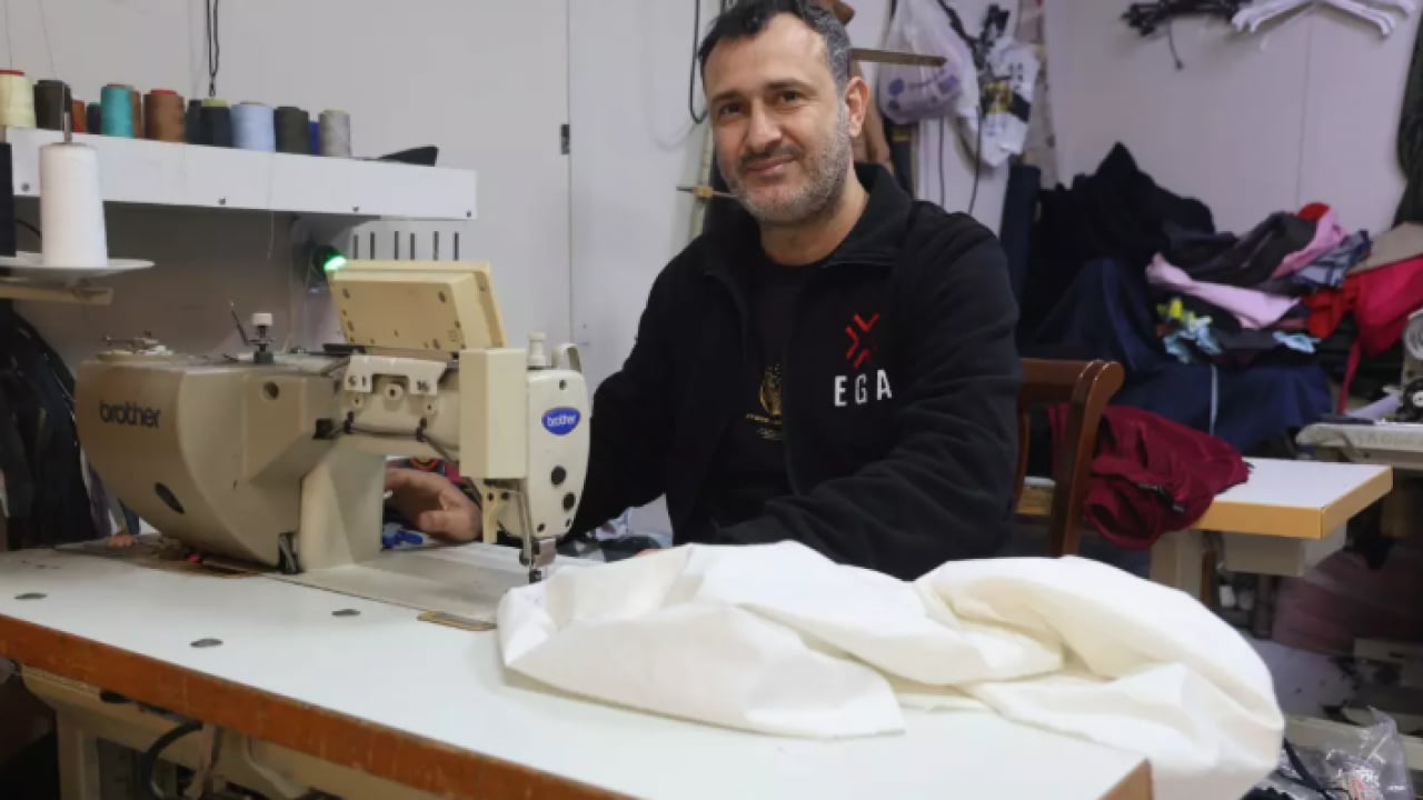 Foto - Cimri müşterilere dayanamadı: Camına astığı yazıyı görenler şaşırıyor!