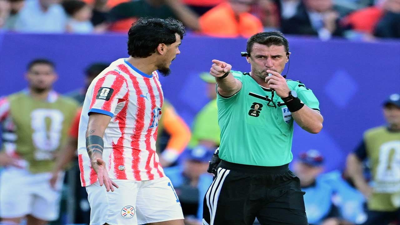 Foto - Penaltı kurtardı! Futbol devi zorlandı ama kazandı