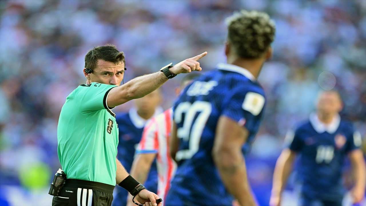 Foto - Penaltı kurtardı! Futbol devi zorlandı ama kazandı
