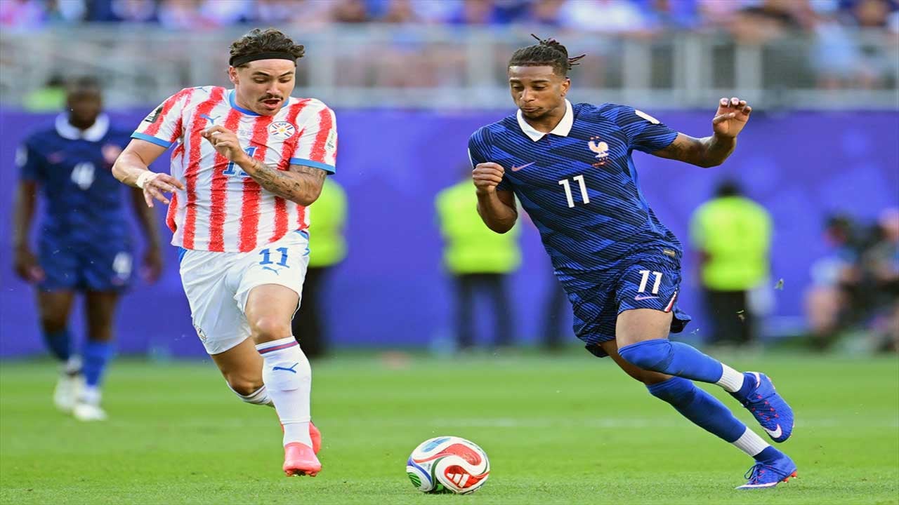 Foto - Penaltı kurtardı! Futbol devi zorlandı ama kazandı