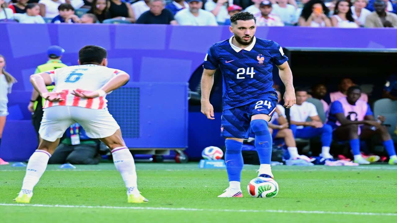 Foto - Penaltı kurtardı! Futbol devi zorlandı ama kazandı