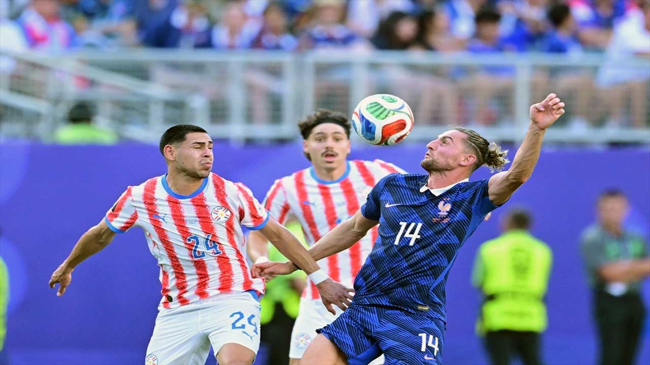 Foto - Penaltı kurtardı! Futbol devi zorlandı ama kazandı