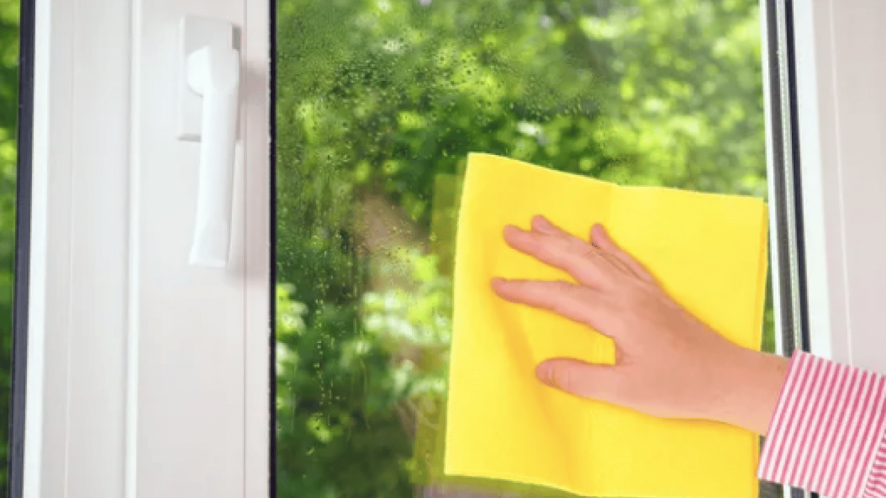 Foto - Pencere pervazlarının nemlenmesi son bulacak! O bölgeye bunu koyun, terlemeyi anında kessin…