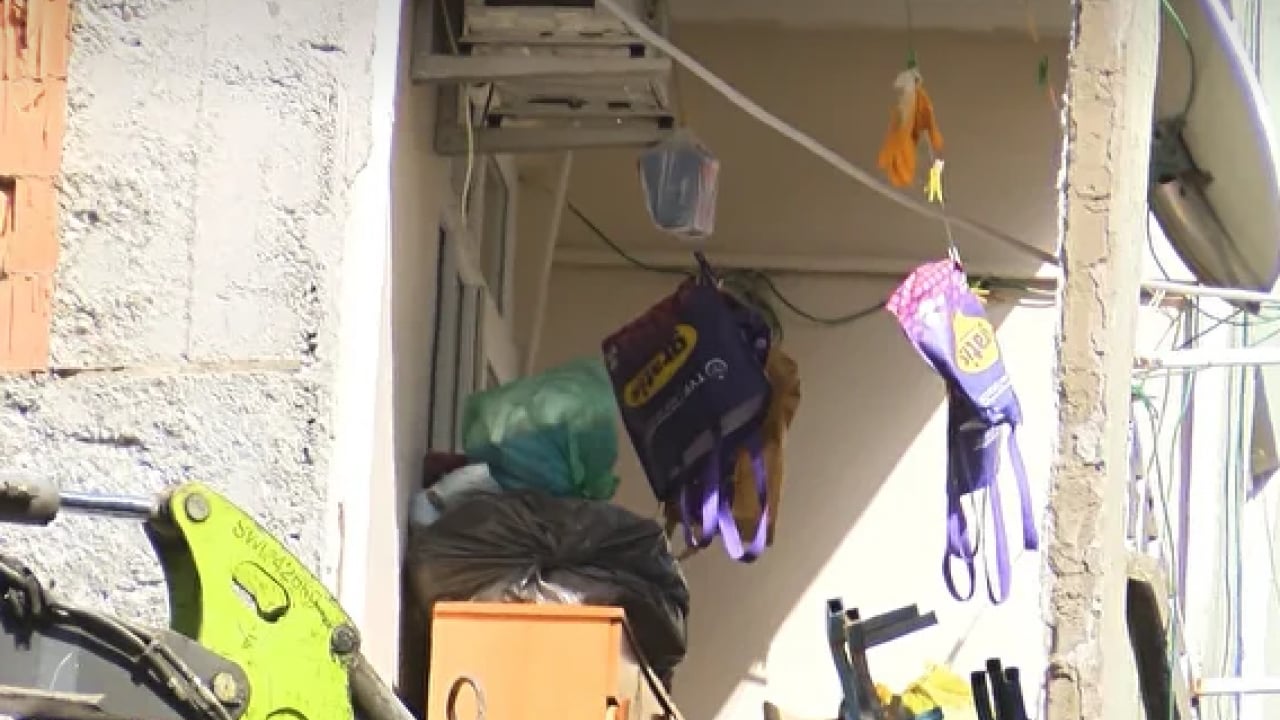 Foto - Pes dedirten kurnazlık! Yıkımda ortaya çıktı: Bina komşu duvarla ayakta kalmış