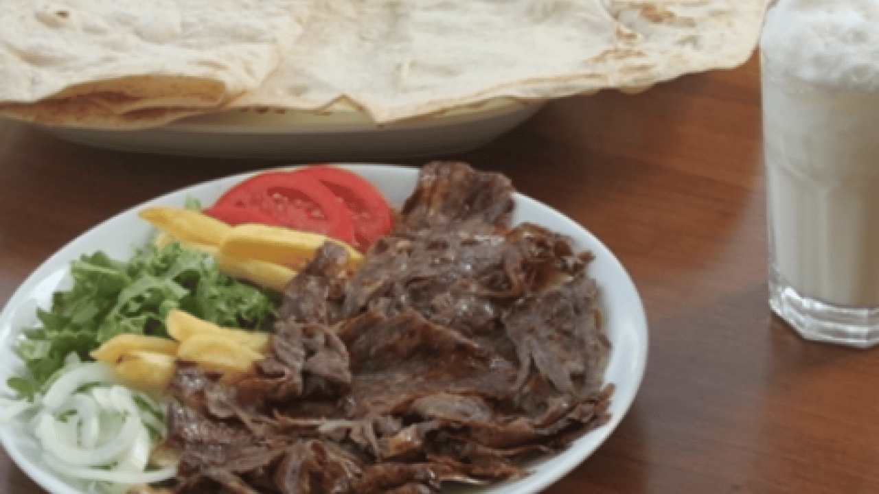 Foto - Peş peşe kavurmaları tüketmeyin! Etin yanında ayran içmenin 3 faydası