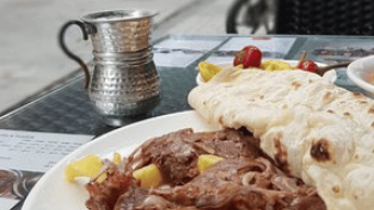 Foto - Peş peşe kavurmaları tüketmeyin! Etin yanında ayran içmenin 3 faydası
