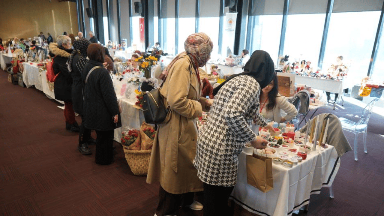 Foto - Pet şişelerden sanat eseri: 200 farklı ürün ziyaretçilerle buluşuyor
