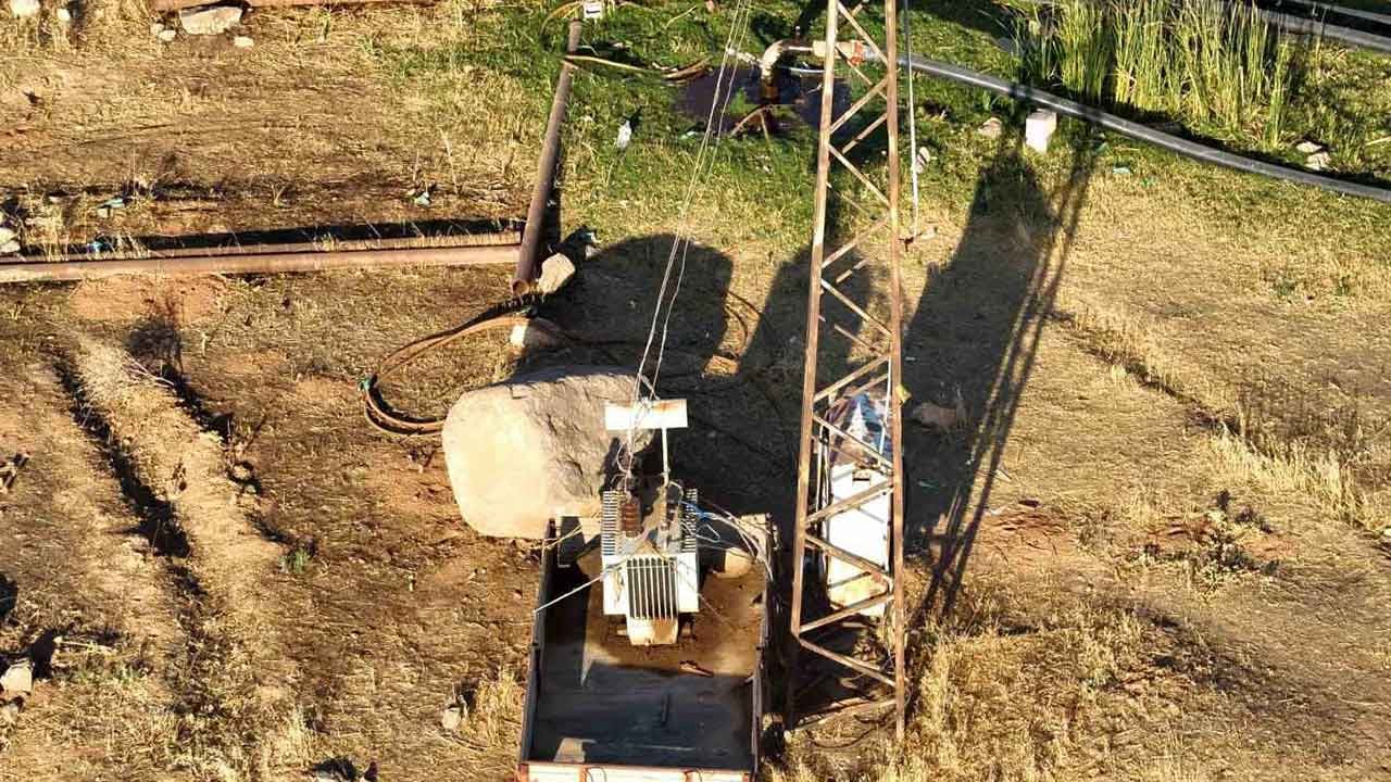 Foto - Petrol beklerken arazilerden bakın ne fışkırıyor! Gerçekten olacak iş değil