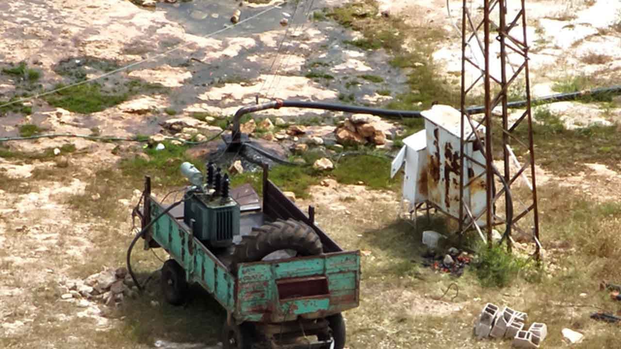 Foto - Petrol beklerken arazilerden bakın ne fışkırıyor! Gerçekten olacak iş değil