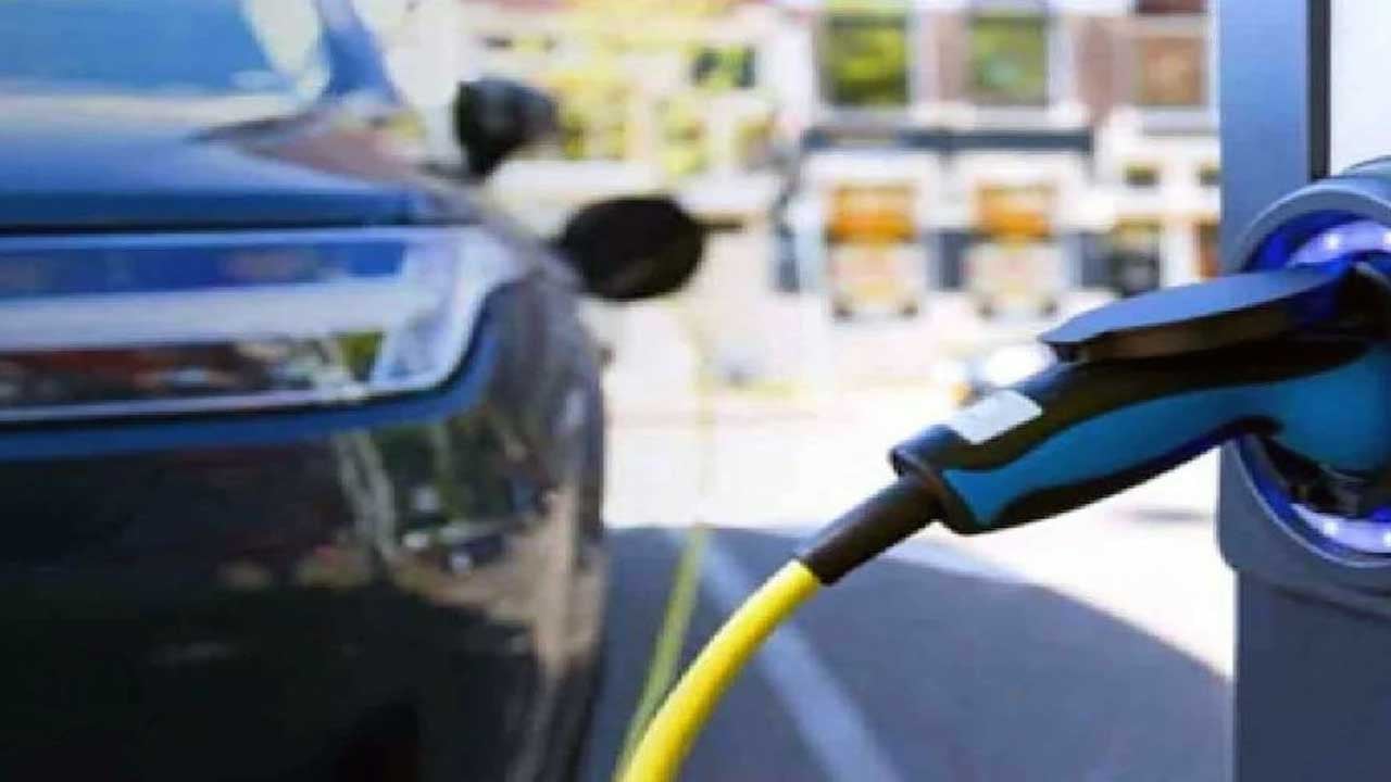 Foto - Petrol devi elektrikli otomobil üretti! 10 dakikada şarj oluyor