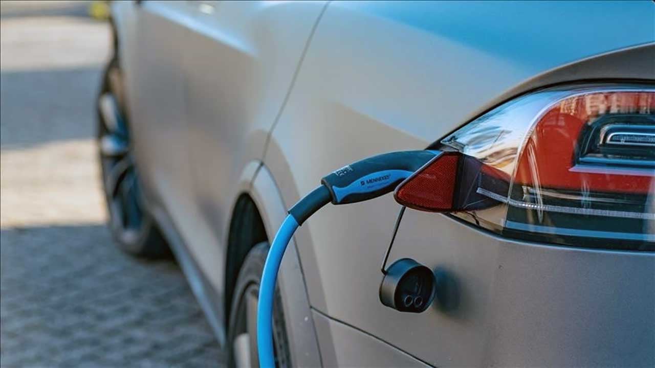 Foto - Petrol devi elektrikli otomobil üretti! 10 dakikada şarj oluyor