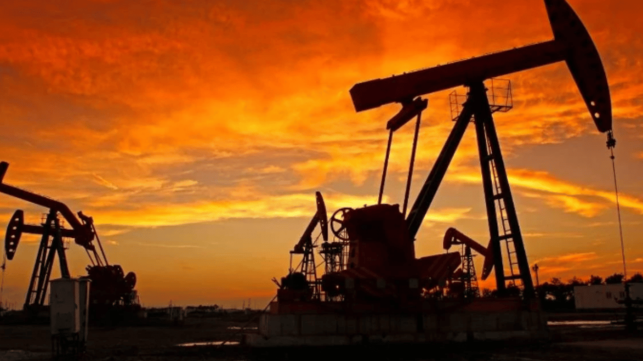 Foto - Petrol fiyatları düşüşe geçti: İran ile müzakere piyasaları rahatlattı! Kritik eşik 67 dolar