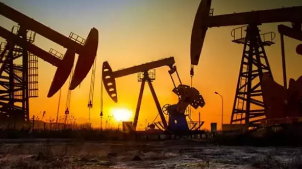 Foto - Petrolde kritik eşik: Varil fiyatı düşüyor