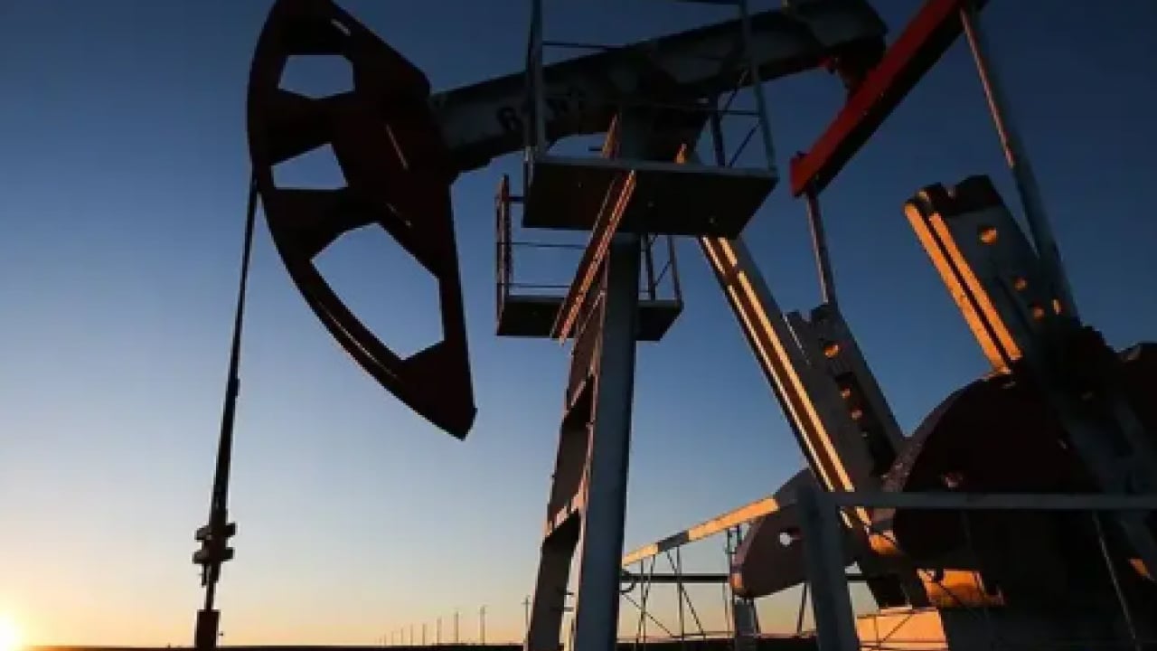 Foto - Petrolde tansiyon düştü! Brent petrol 80 doların altına indi
