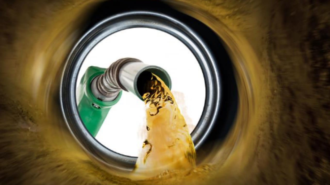 Foto - Petrolde tansiyon düştü! Brent petrol 80 doların altına indi