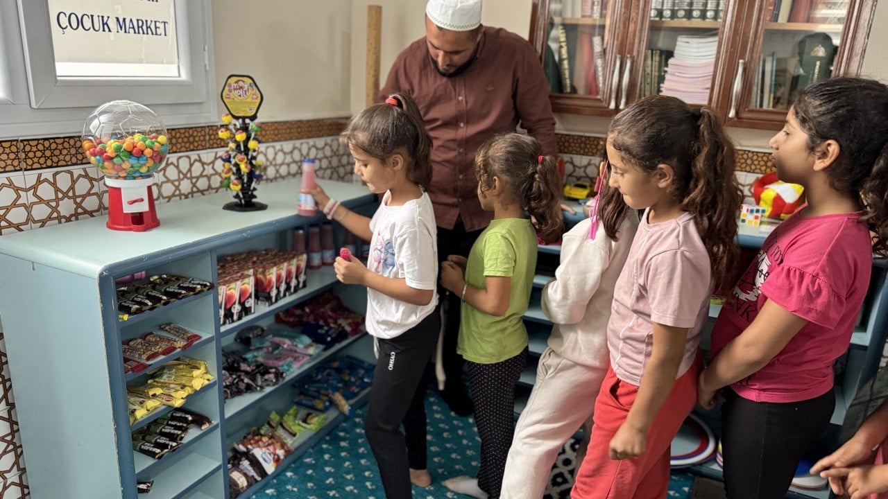 Foto - Peygamberin izinden giden imam, pek kimsenin uğramadığı camiyi bayram yerine çevirdi: Sadece çocuk cemaat sayısı 100’ü geçti