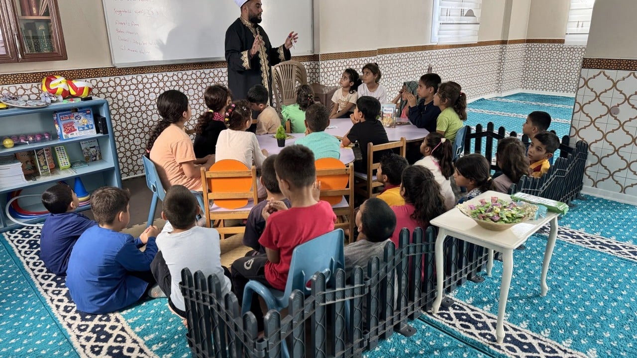 Foto - Peygamberin izinden giden imam, pek kimsenin uğramadığı camiyi bayram yerine çevirdi: Sadece çocuk cemaat sayısı 100’ü geçti