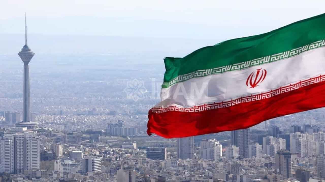 Foto - Pezeşkiyan'ın acı itirafı sonrası şok çıkış: Bu yıkım Türkiye için depremdir