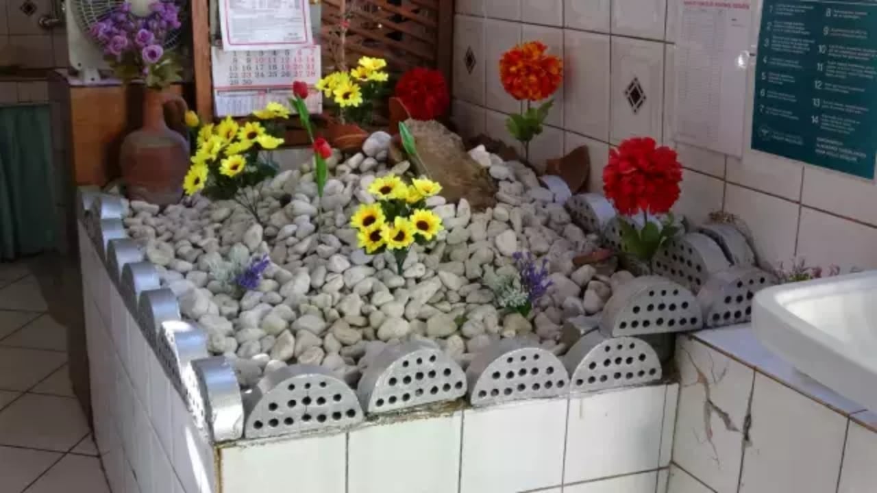 Foto - Pidecinin ortasında yatır mezarı! Müşteriler gördüğünde donup kalıyor