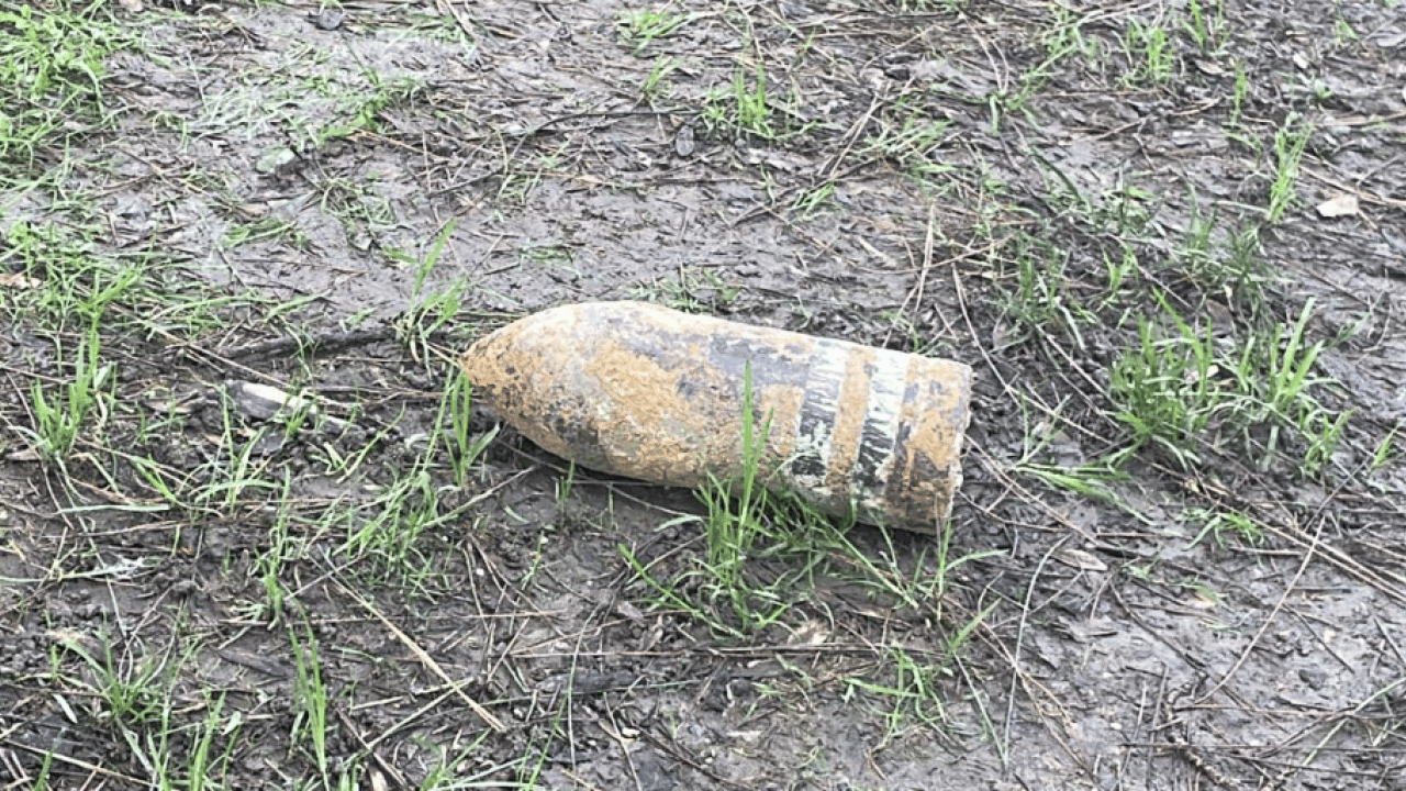 Foto - Piknik yaparken top mermisi buldu! Patlamadığı tespit edildi