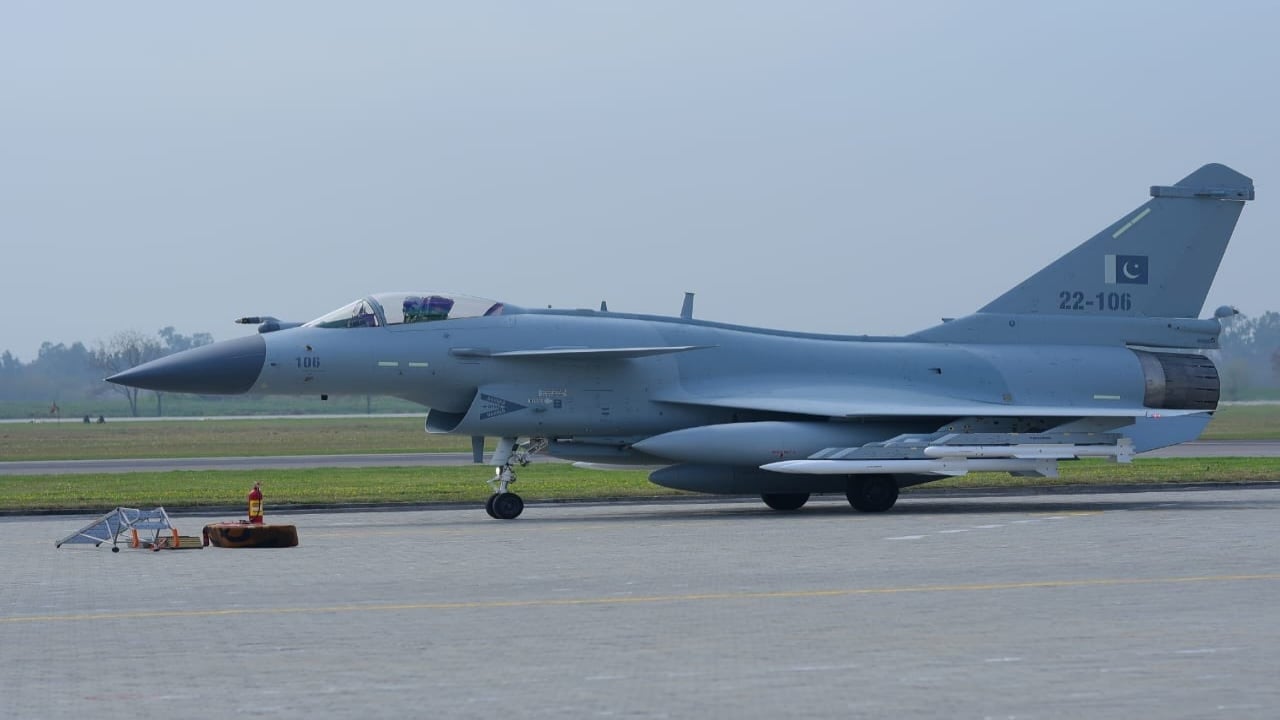 Foto - Pilotlar gizli eğitim için Çin’e gitti! 25 adet J-10 savaş uçağı koptu geliyor