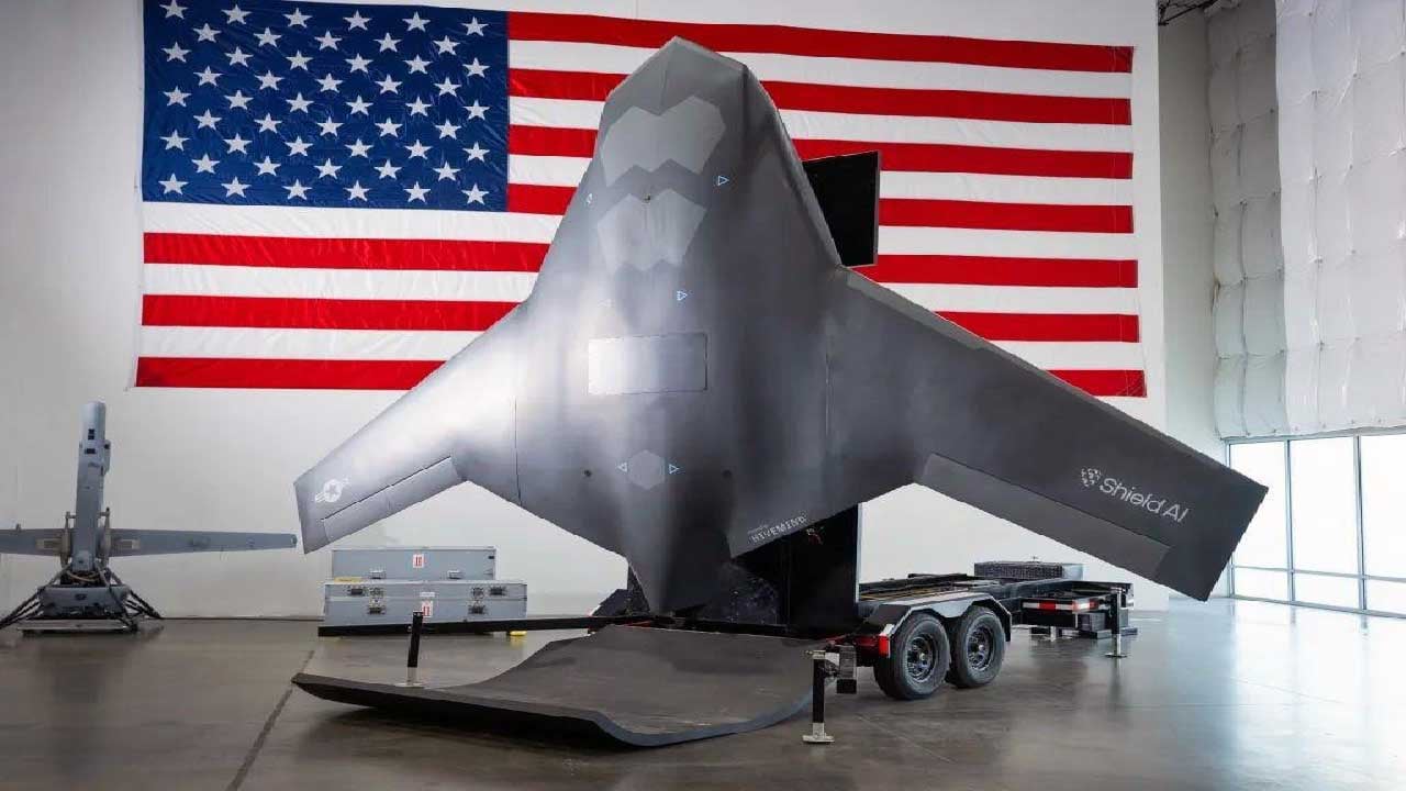 Foto - Pilotsuz ve piste ihtiyaç duymayan savaş uçağı! X-BAT'i tanıttılar