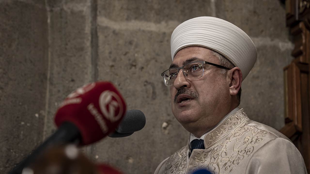 Pir Ali Baba'nın başlattığı 500 yıllık gelenek... Erzurum'da 1001 Hatim için dua yapıldı