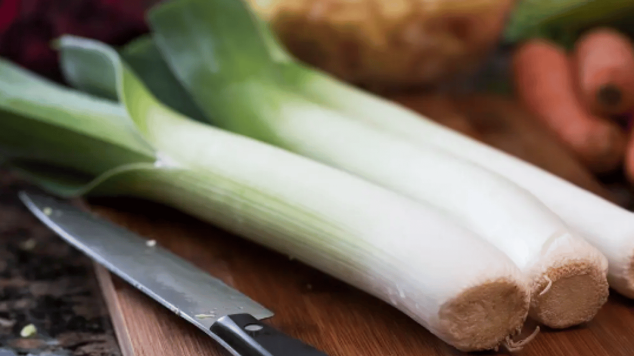 Foto - Pırasa deyip geçmeyin! O organa fayda veriyor... İçine 1 kaşık ekleyince vücudu baştan aşağı yeniliyor