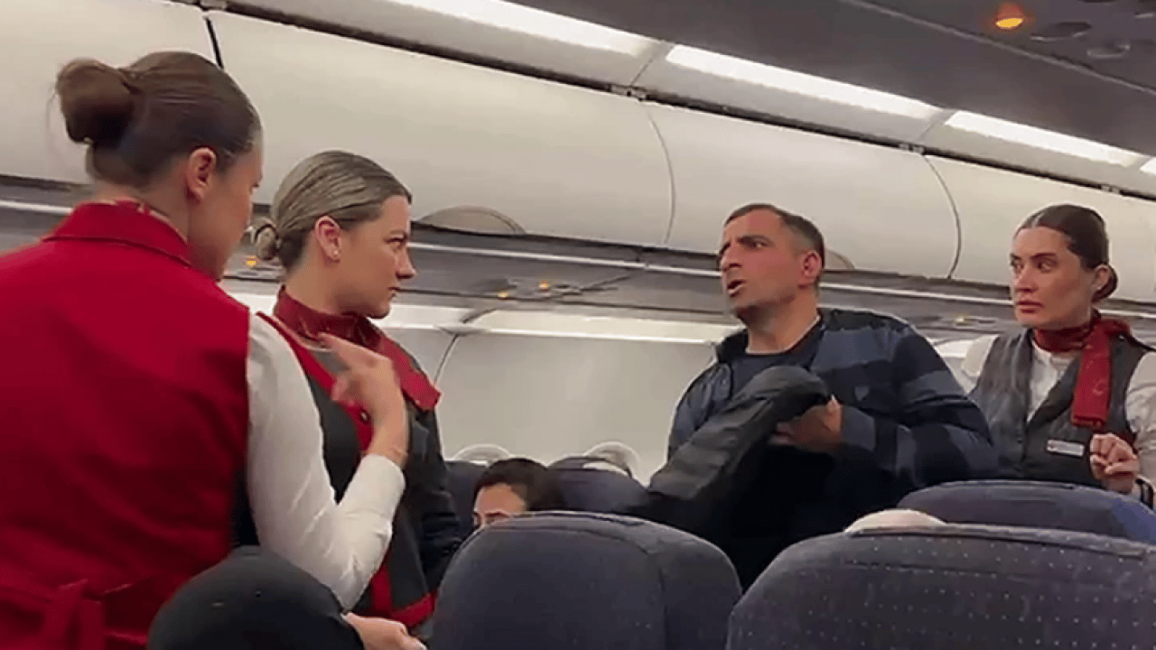 Foto - Pistten döndüren panik: ‘Helallik’ isteyip uçaktan indi