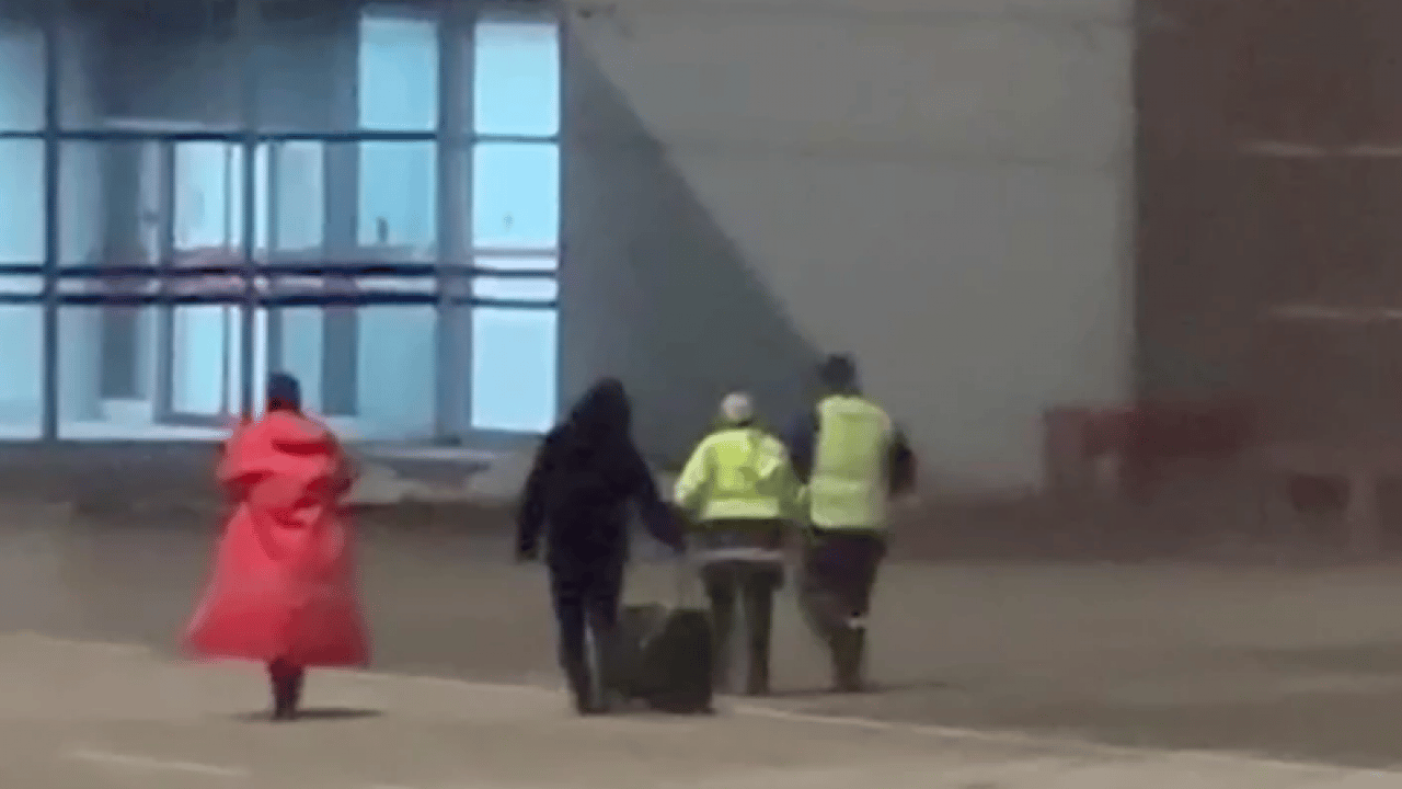 Foto - Pistten döndüren panik: ‘Helallik’ isteyip uçaktan indi