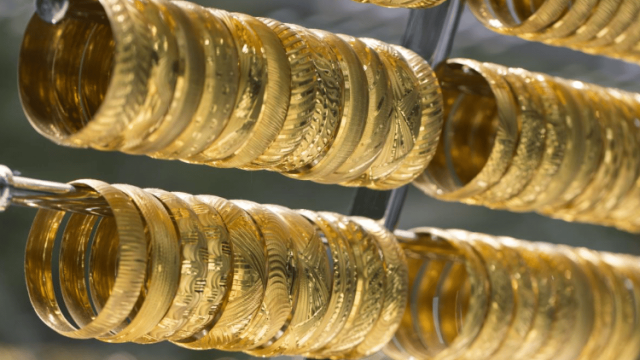 Piyasada yön değişti: Dolar yükseldi, altın düşüşe geçti