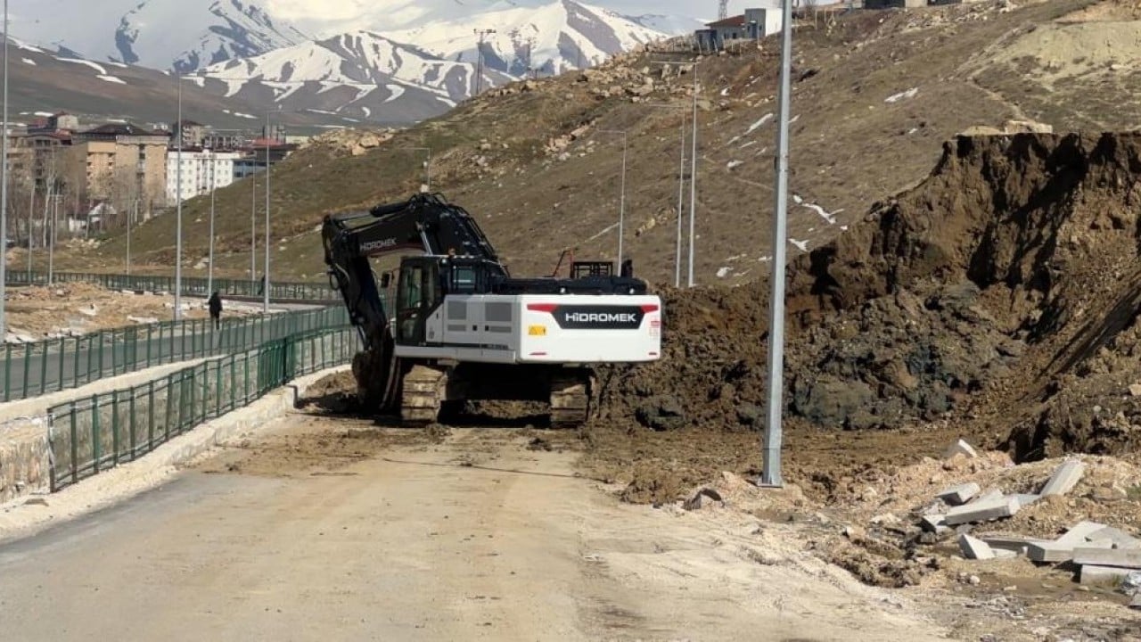Foto - Pizok yolu açılmayı bekliyor Toprak kayması yüzünden 18 gündür kapalı