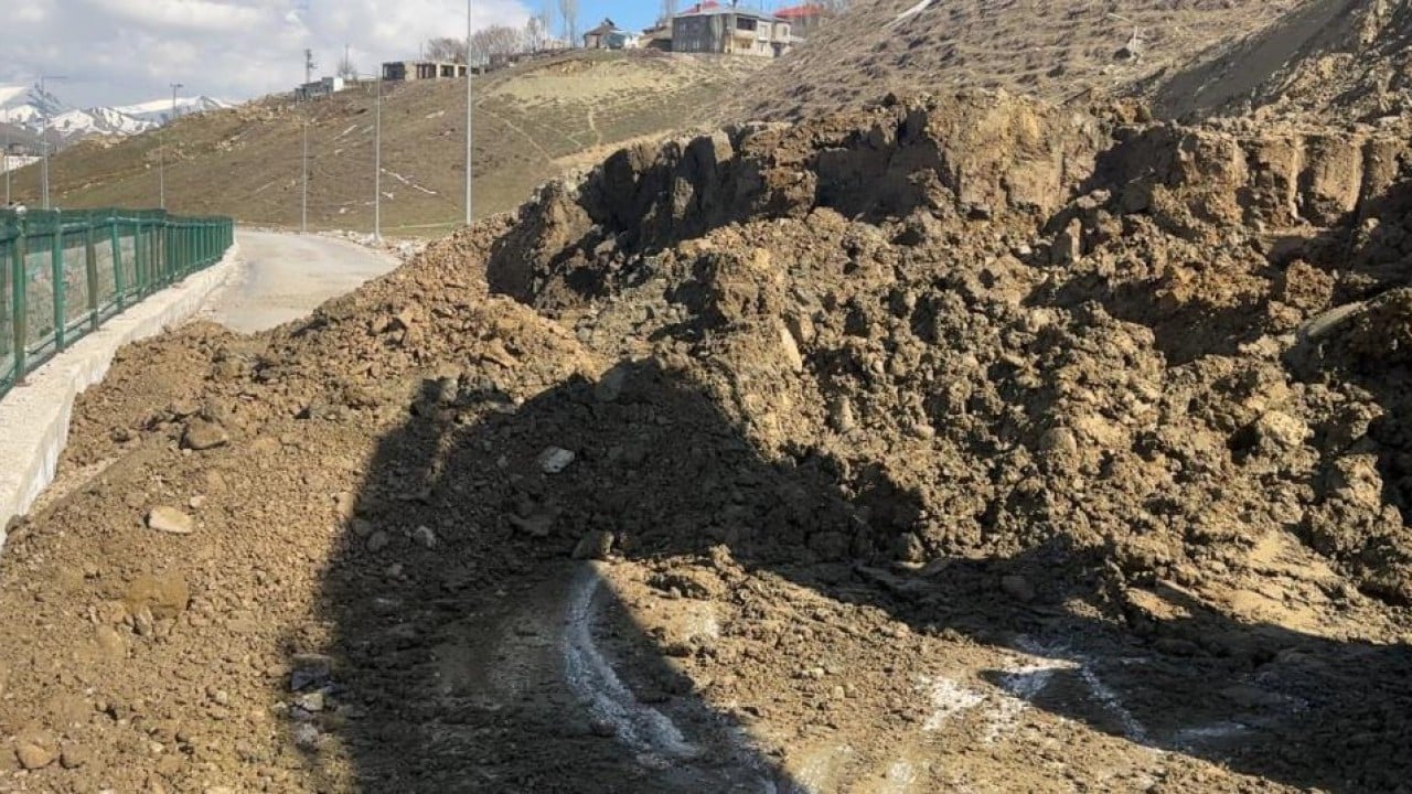 Foto - Pizok yolu açılmayı bekliyor Toprak kayması yüzünden 18 gündür kapalı