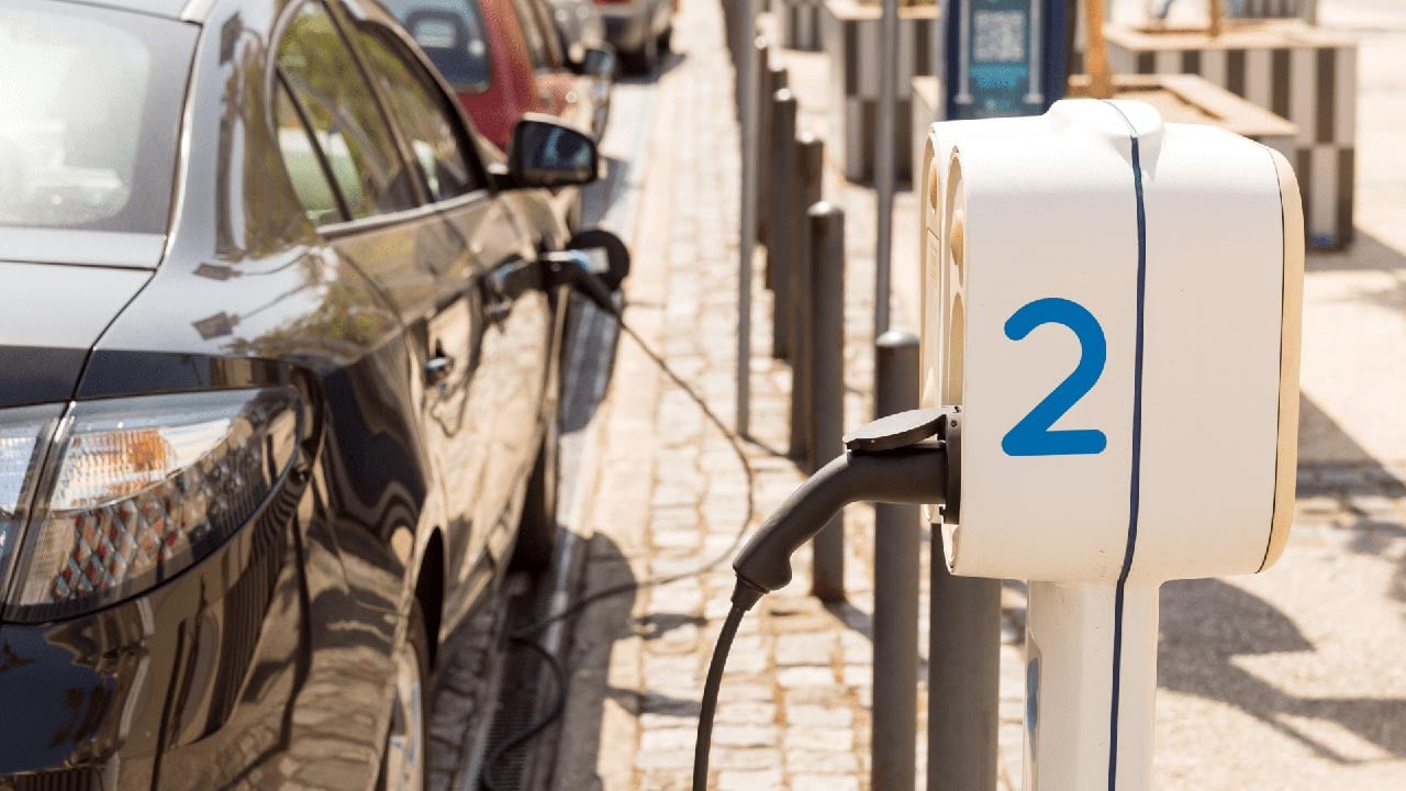 Plug-in hibrit otomobiller bekleneni vermedi! Raporlar ortaya koydu